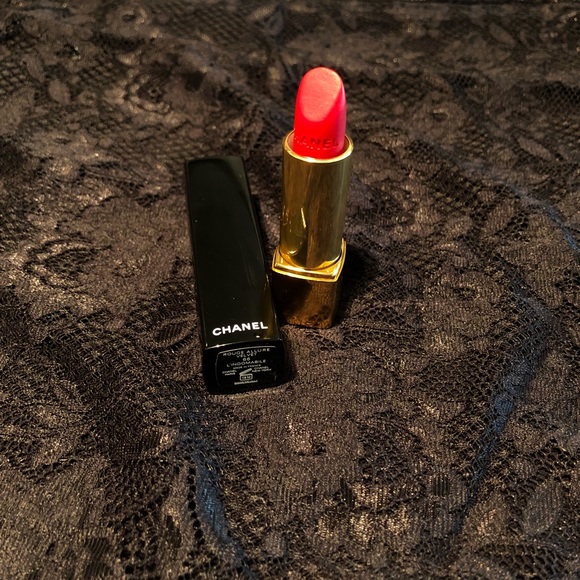 CHANEL Other - Chanel Rouge Allure Velvet 66 L’Indomable NWT